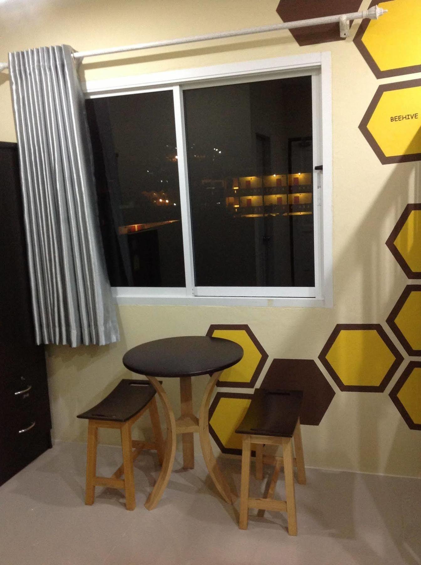 Beehive Patong Hostel Eksteriør bilde